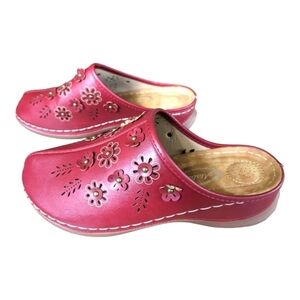 Atalina Red Flower Lightweight Clogs Laser Etch Size 39EU US 8.5